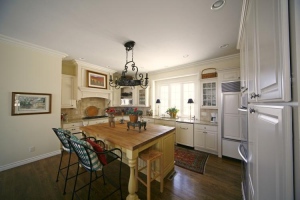 hawthorne-2_20130515_1788451590